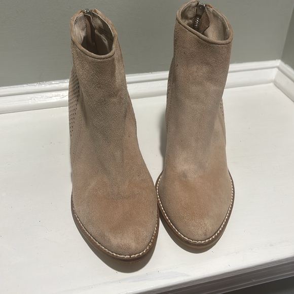 Steve Madden Tan Suede Block Heel Ankle Boot -size 8.5 - Picture 5 of 8